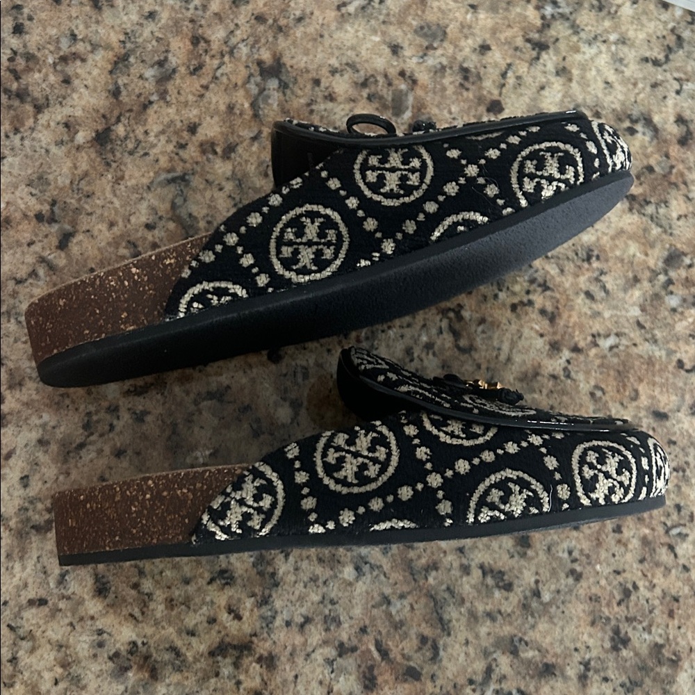 New Tory Burch monogram mules with charm - Picture 7 of 11